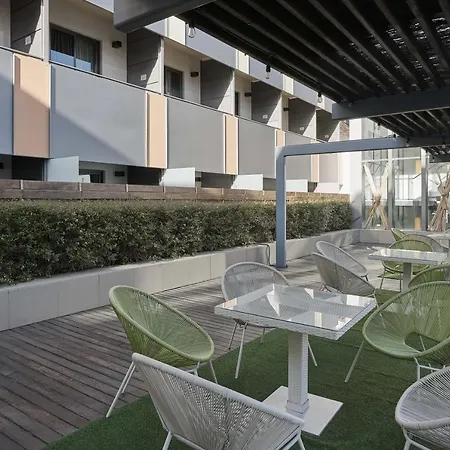Vincci Zentro Hotel 4*