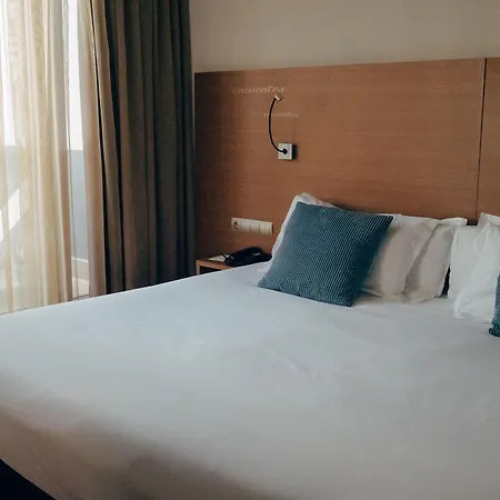 Vincci Zentro Otel Zaragoza