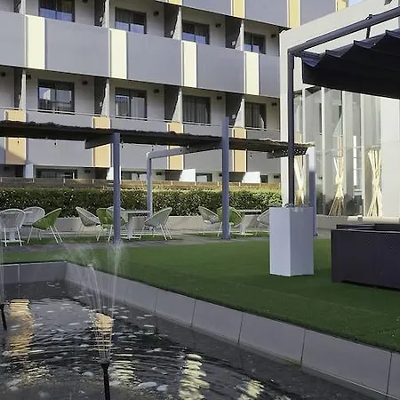 Vincci Zentro Hotel
